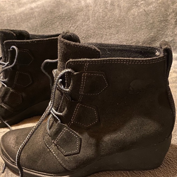 Black Sorel Toronto Lace Up Wedge Boots - Picture 2 of 7